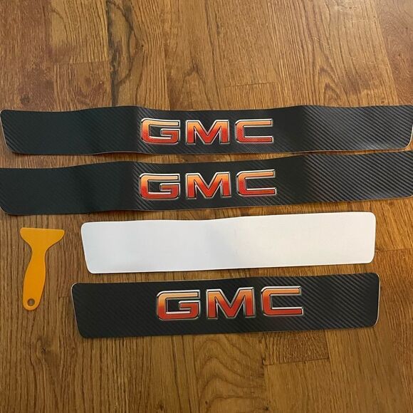 GMC threshold protector in Black, yellow and Red set of 4 NWT - Picture 4 of 12